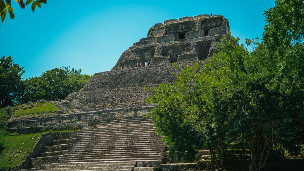 banner feautred image xunantunich | Hunab-ku Adventours